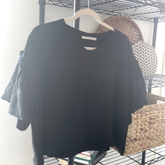 Magical flowy croptop (FREE w purchase) - Picture 2 of 7